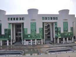 مصر اليوم - كلية أسنان عين شمس تكرم الطالب المثالي